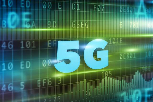 5G kommunikationsnätverk och fiberoptisk kabel.png 5G communication network and fiber optic cable.png