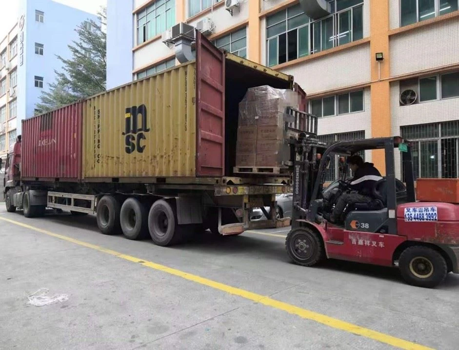 OPTICO lastade 20 containrar i lastbilen och skickade dem till Europa sjövägen